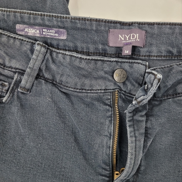 Relaxed Boyfriend Fit Jessica Jeans - Picture 2 of 4